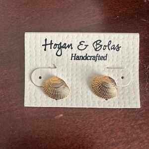 Hogan & Bolas Gold Shell Earrings